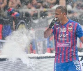 500万彩票网-龙东谈加盟俄超：为赚钱才来中国 是时候回归了